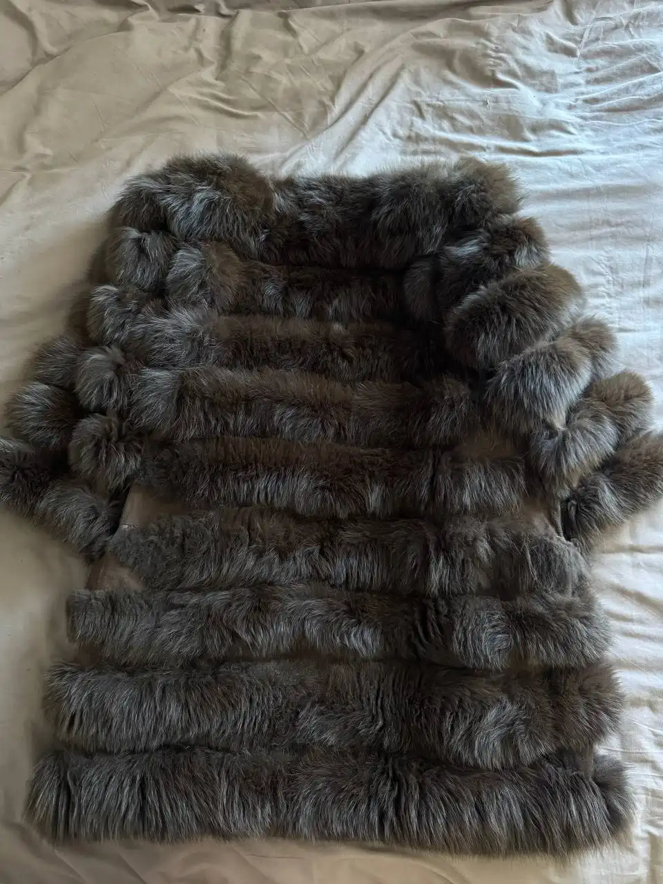 Шуба из натуральной песцовой шерсти размер 44