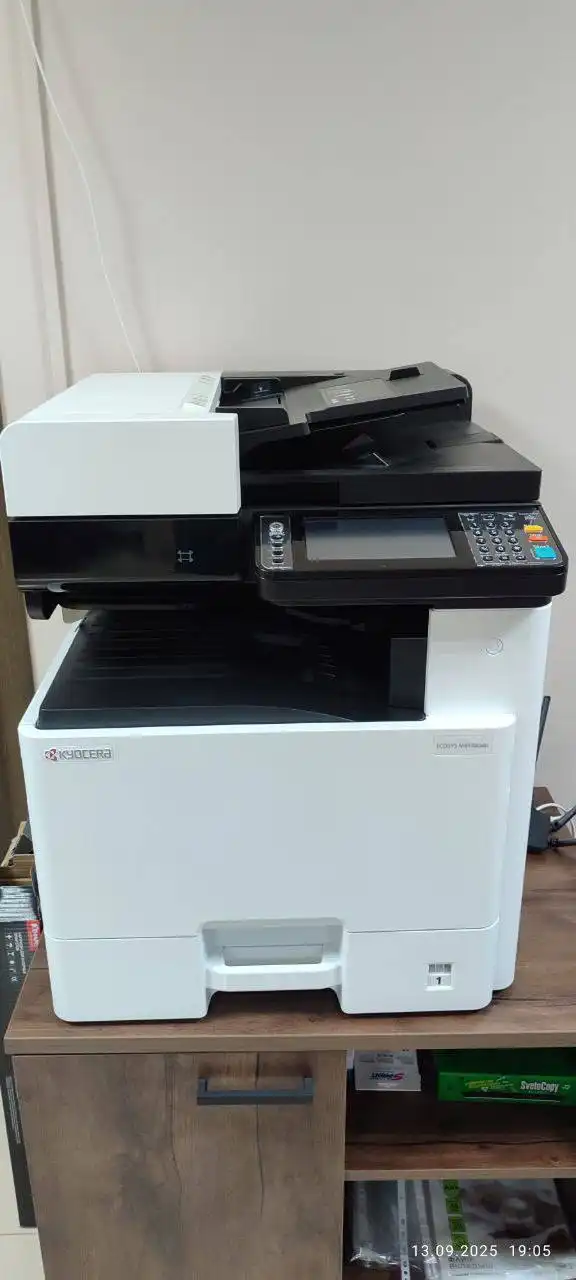 Принтер МФУ Kyocera ecosys M8130cidn б/у с 5 новыми картриджами