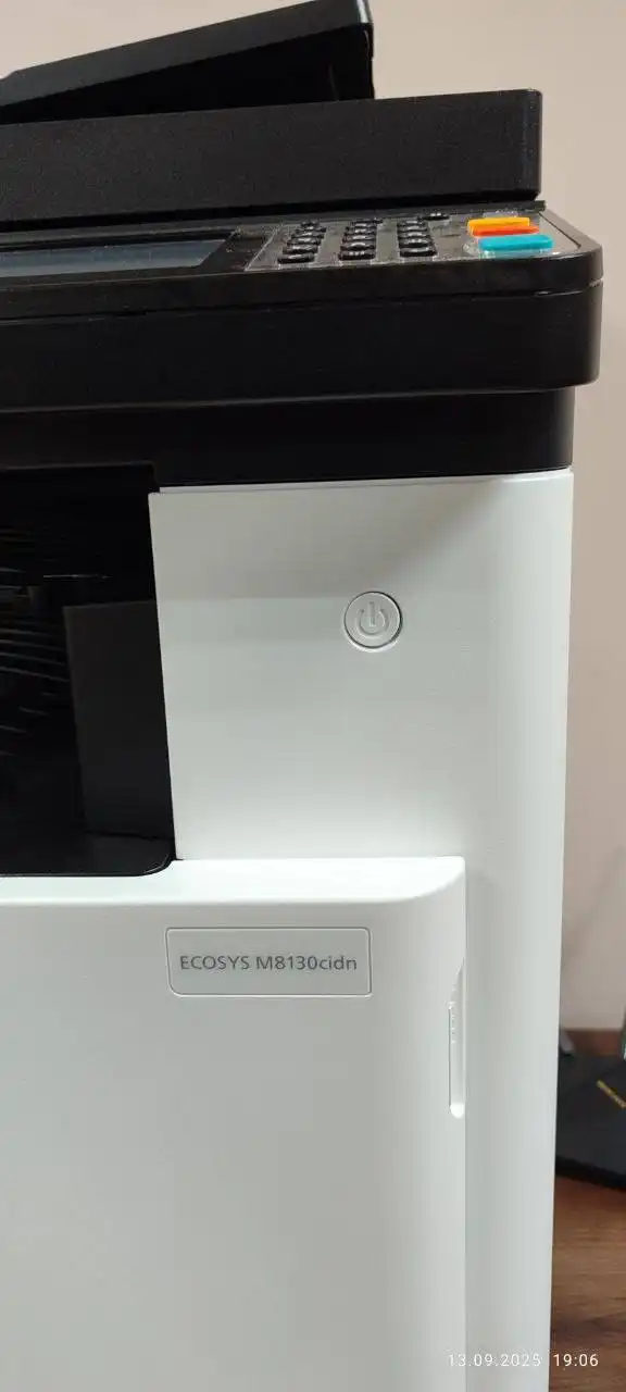 Принтер МФУ Kyocera ecosys M8130cidn б/у с 5 новыми картриджами