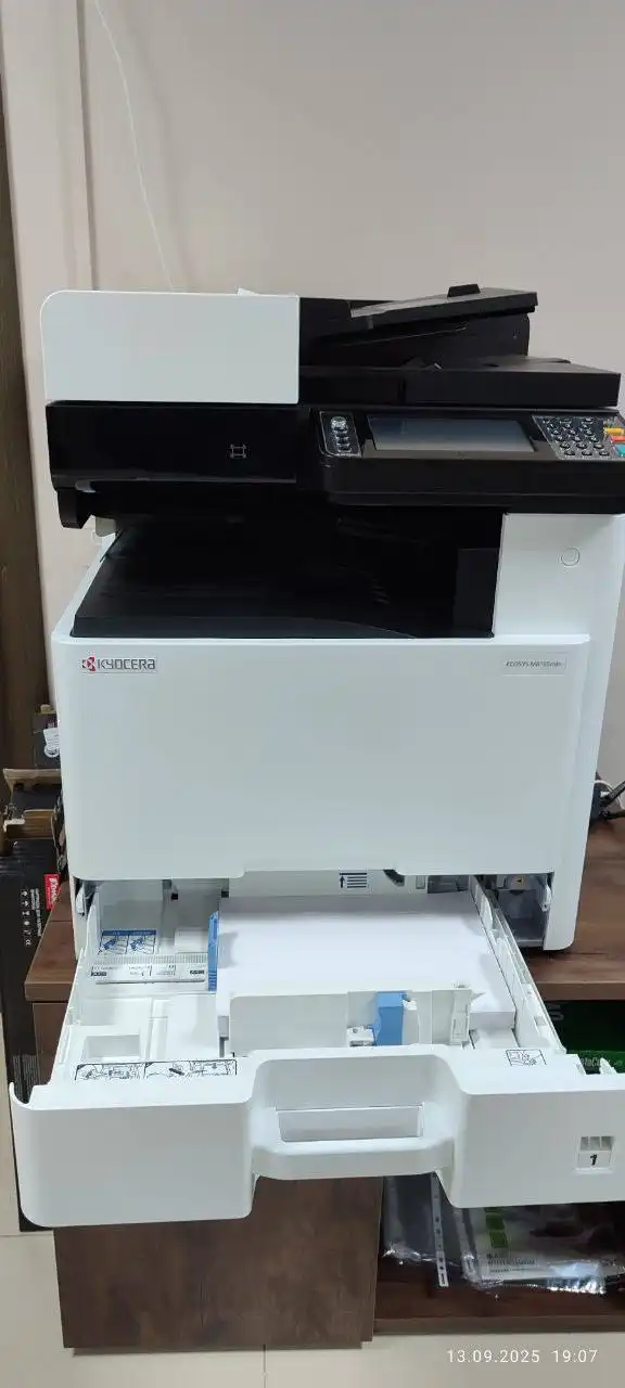 Принтер МФУ Kyocera ecosys M8130cidn б/у с 5 новыми картриджами