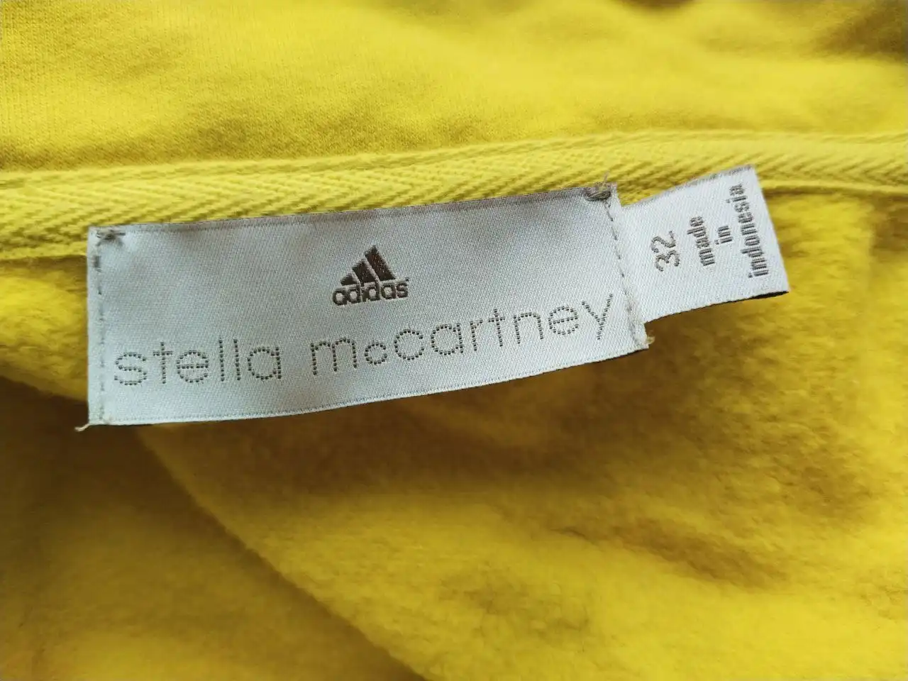 Зимний спорт, одежда размер 42, желтая Stella McCartney, новые луноходы