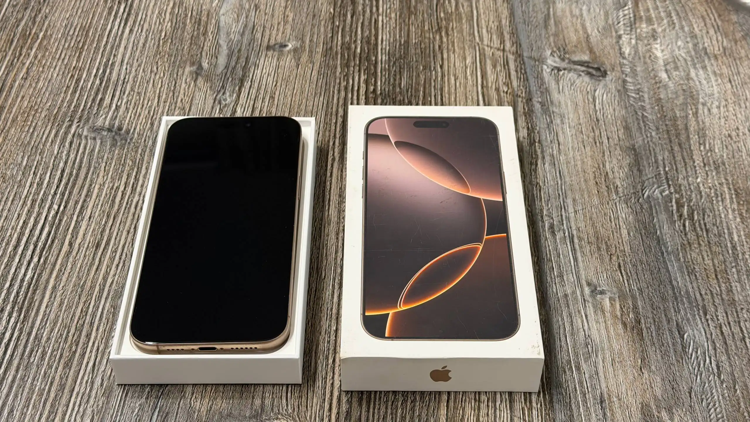 iPhone 16 PRO MAX 256 Гб золотистый - Смартфоны (Электроника) в Москва