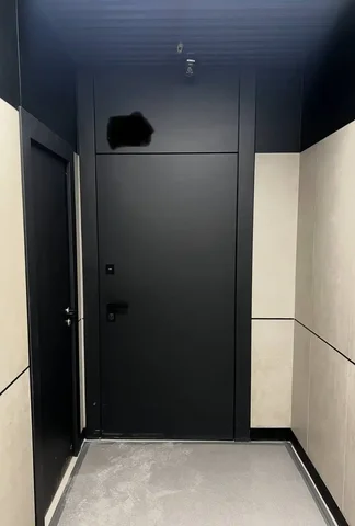 Продам входную дверь от застройщика - Продукты питания в Москва