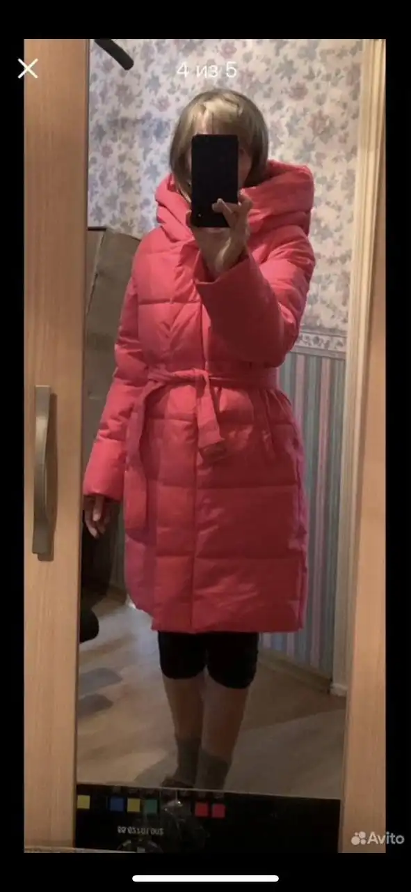 Тёплая зимняя куртка с капюшоном