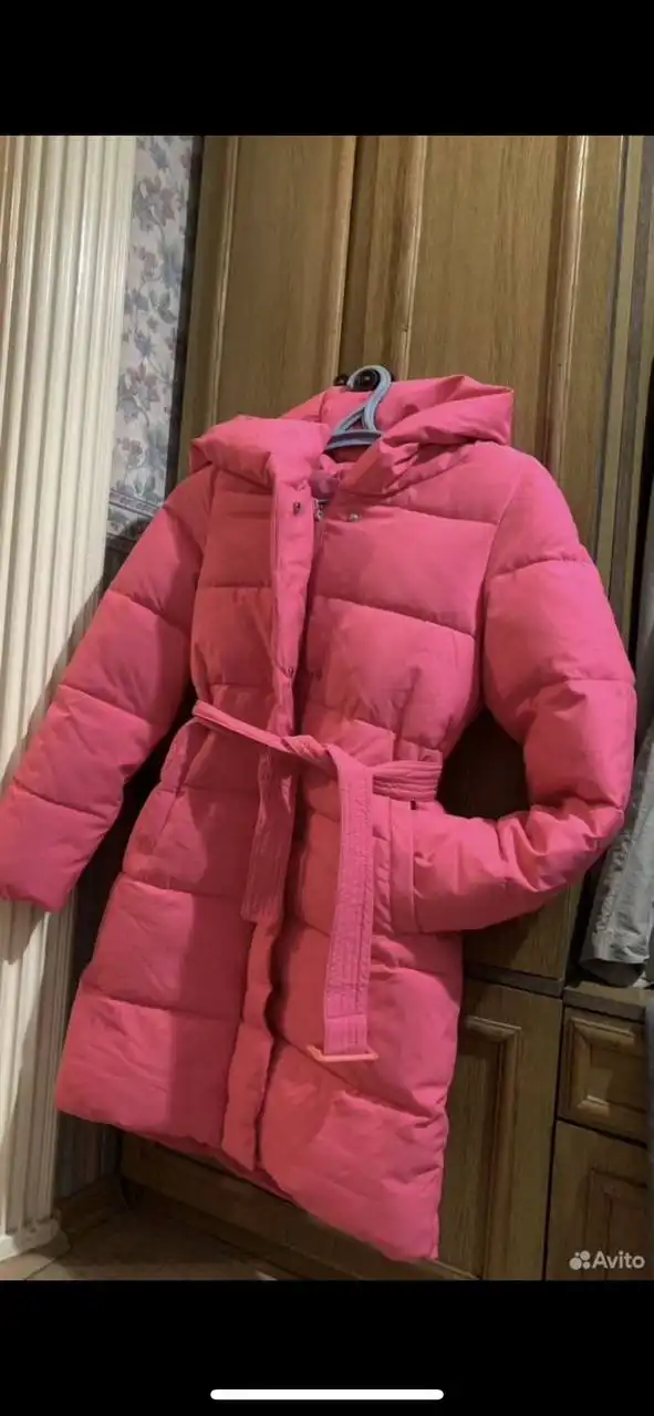 Тёплая зимняя куртка с капюшоном