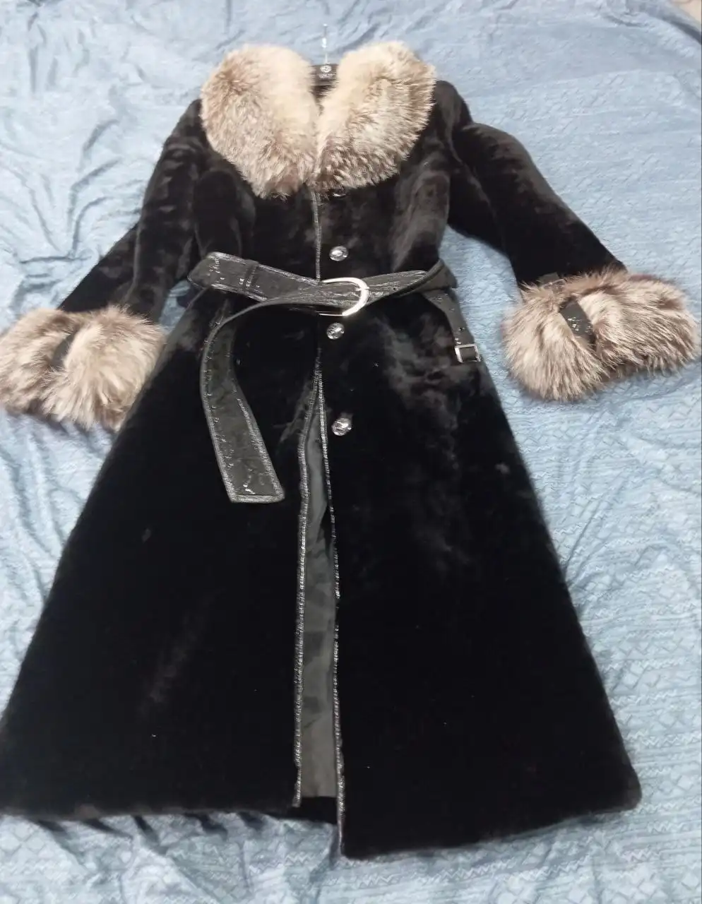 Продажа шубы натуральный мех размер 42