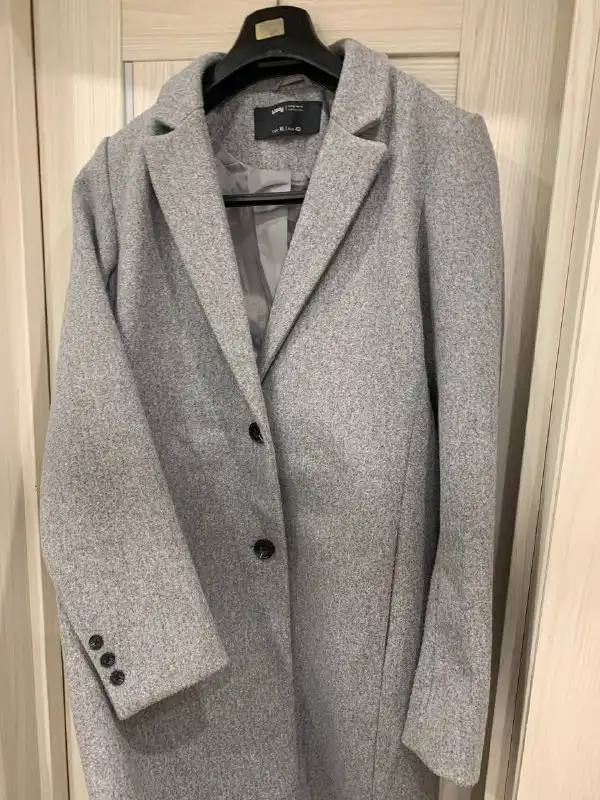 Пальто на весну-осень новое - Одежда (Барахолка) в Москва