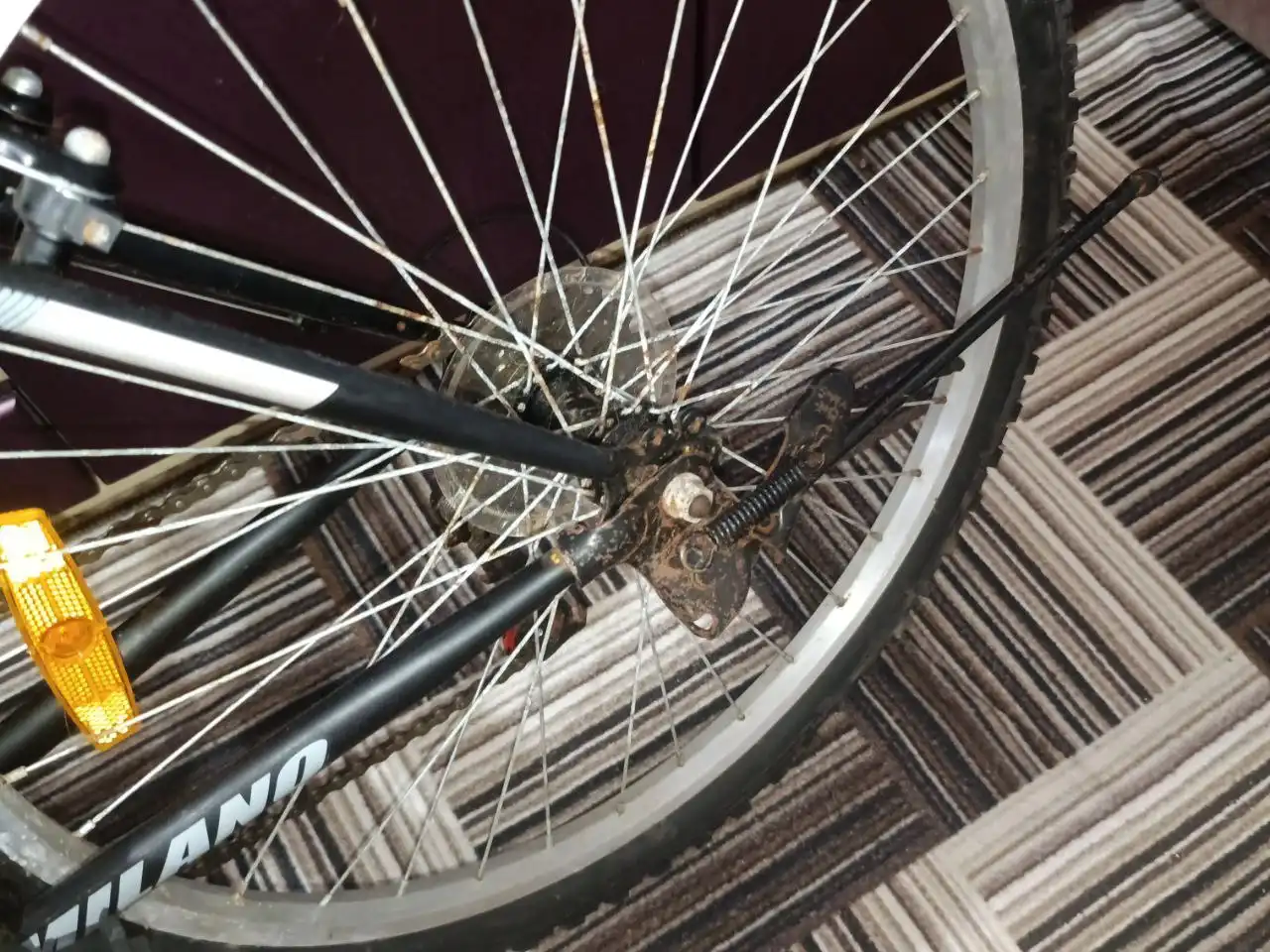 Новый стоял на балконе - Барахолка в Москва