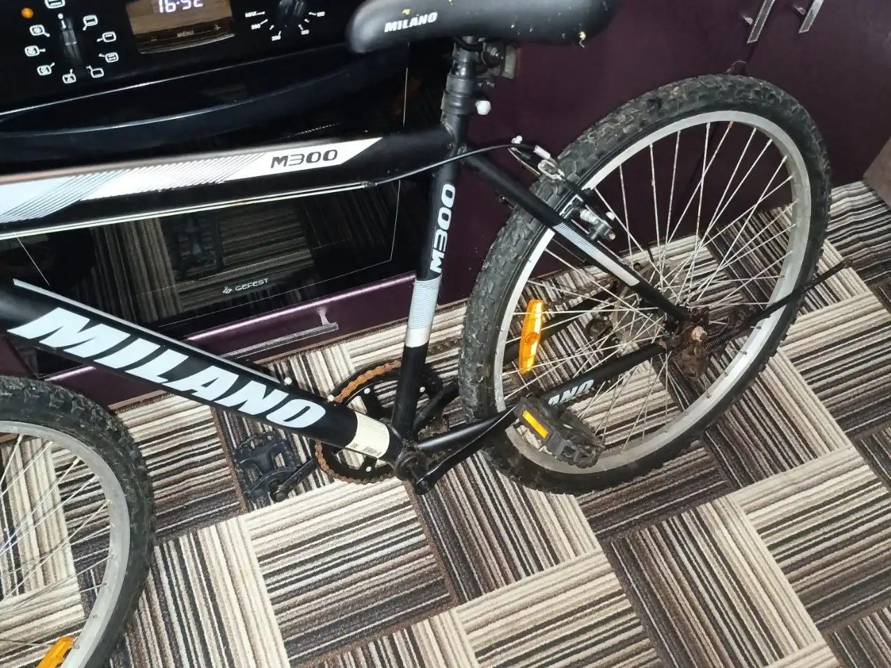 Новый стоял на балконе - Барахолка в Москва