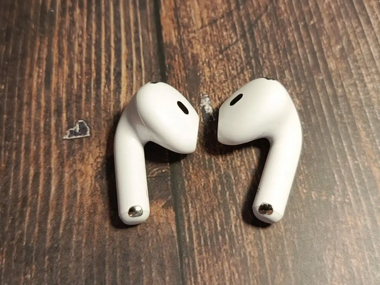 Продажа качественных реплик наушников AirPods 3 и AirPods 4 - Наушники (Электроника) в Москва