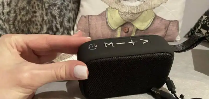 Продам 2 новые колонки из Испании - Аудиотехника (Электроника) в Москва