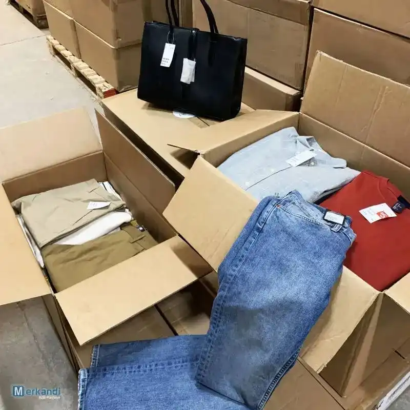 Продажа коробки с новой одеждой - Коробка/опт (Одежда) в Москва