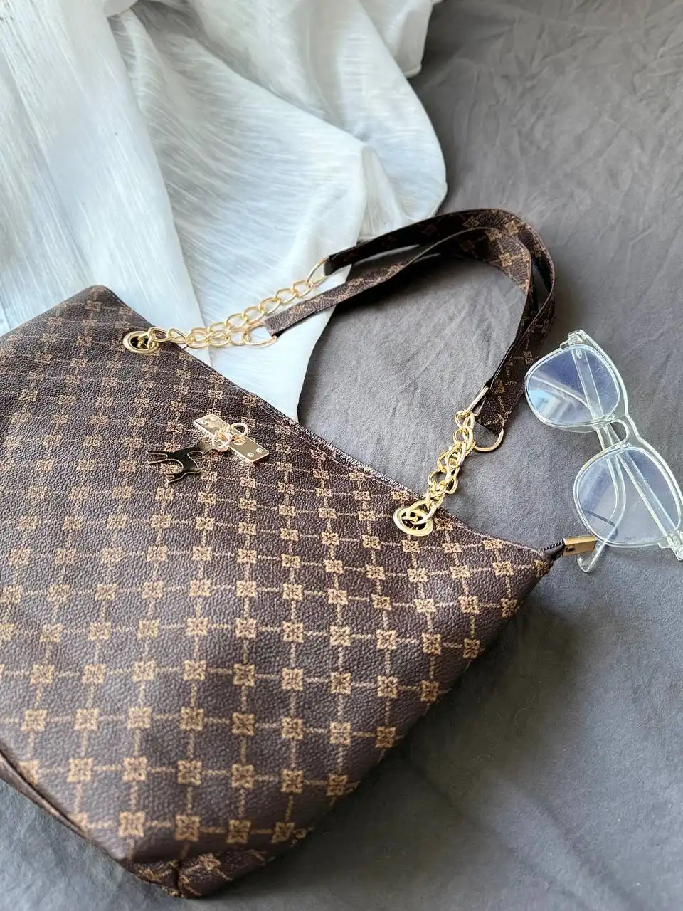 Женские сумки: шопер Deer, Marble белая, ридикюль - Барахолка в Москва