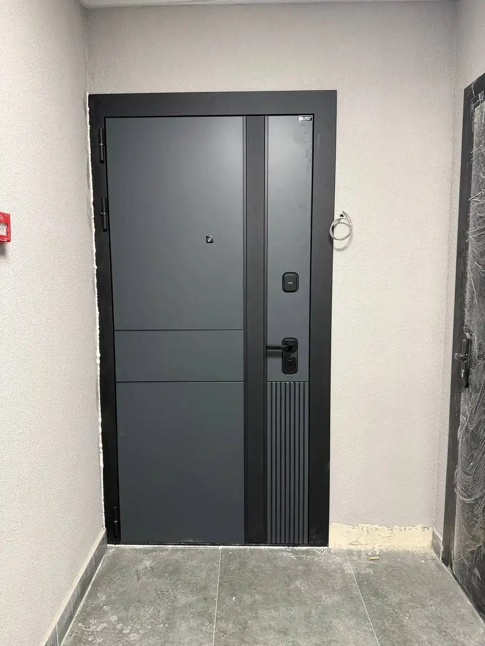 Продажа дверей с установкой и комплектующими - Двери (Барахолка) в Москва