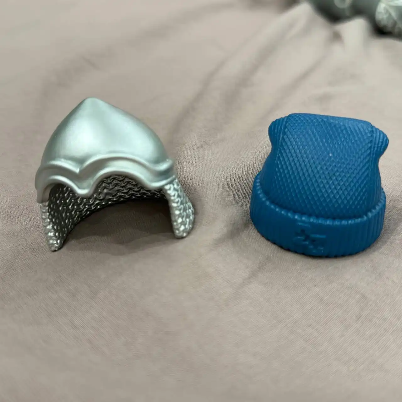 Шапки ам няма из вкусно и точка - Головные уборы (Барахолка) в Москва