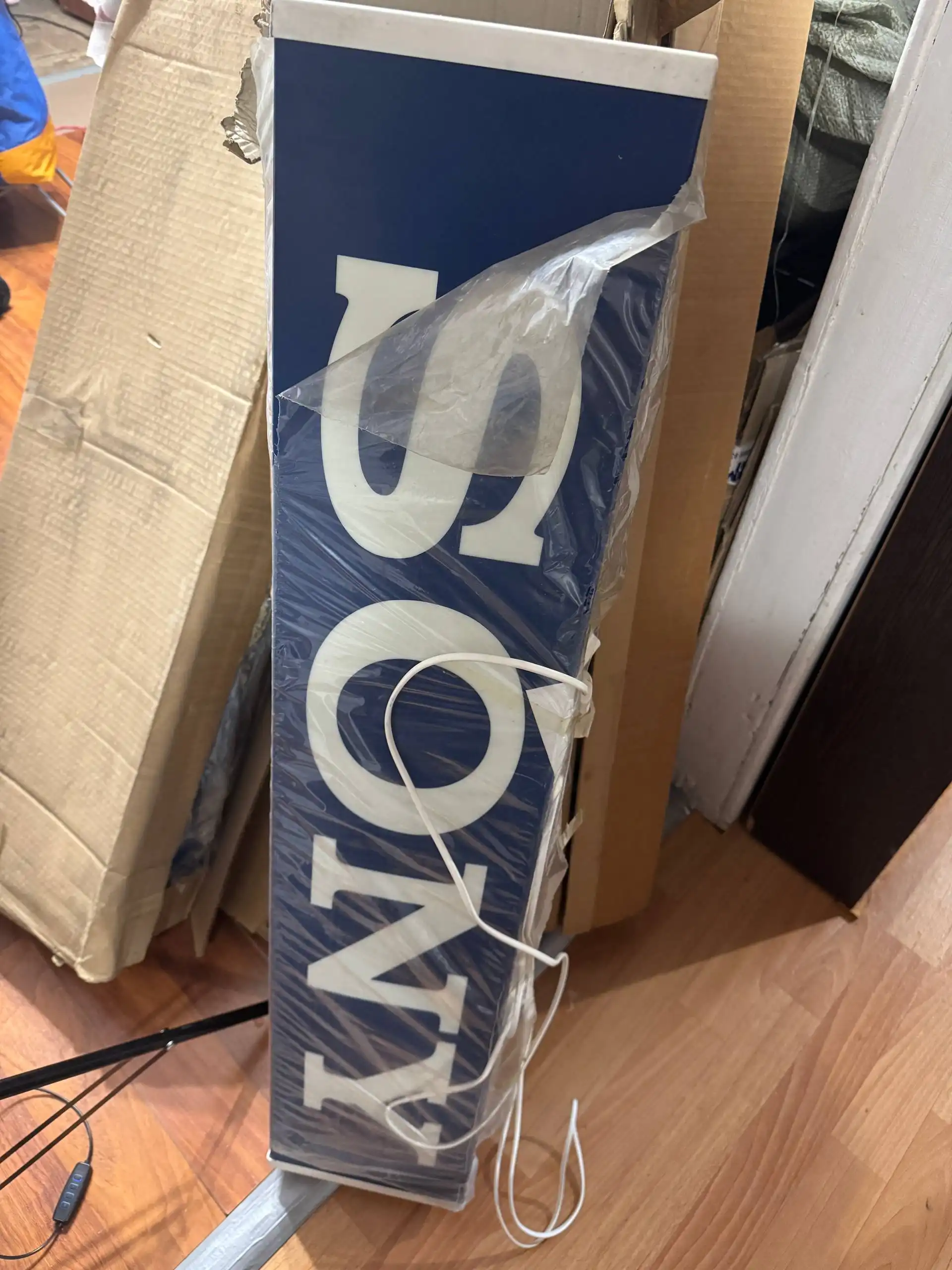 Продам вывески с подсветкой - Барахолка в Москва