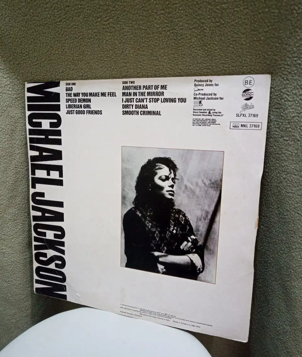 Виниловая пластинка Michael Jackson "Bad" 1987 года выпуска - Виниловые пластинки (Барахолка) в Москва