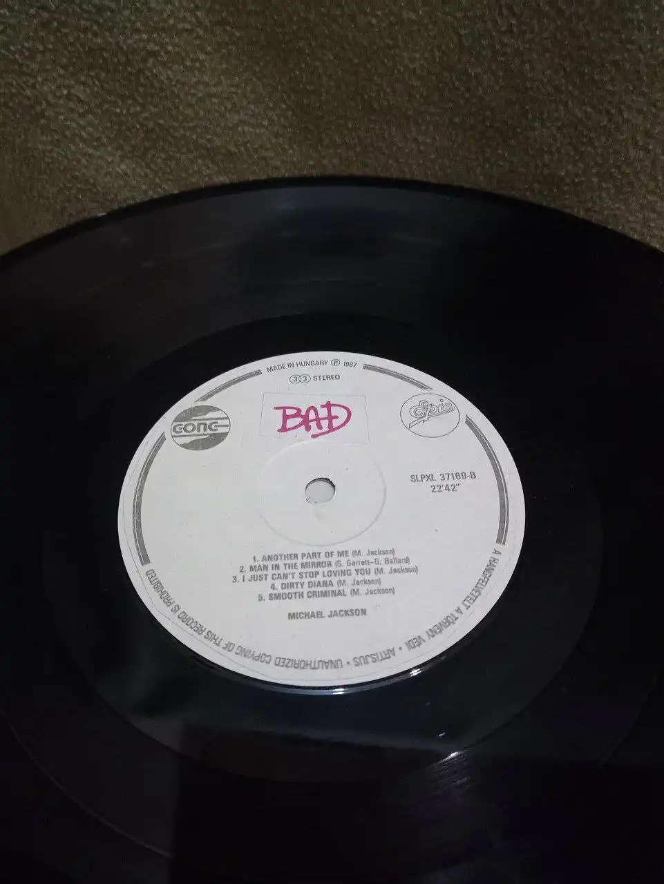 Виниловая пластинка Michael Jackson "Bad" 1987 года выпуска - Виниловые пластинки (Барахолка) в Москва