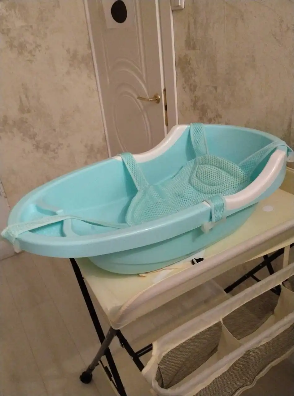 Продам ванночку для купания малыша с горкой и гамаком - Барахолка в Москва