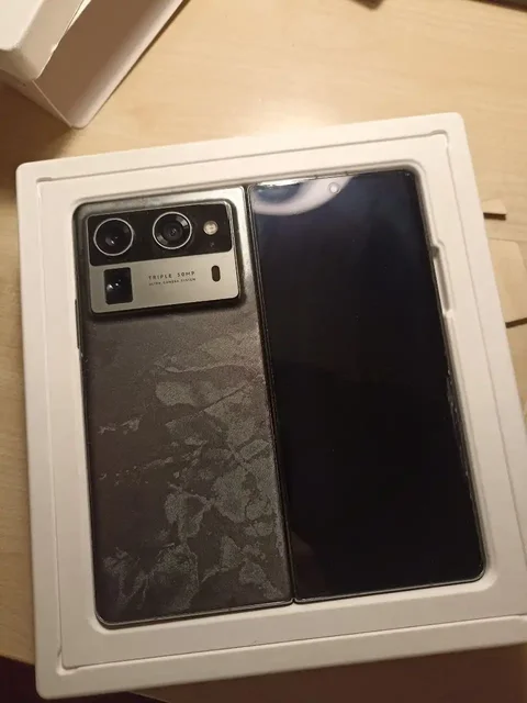 Продажа Tecno Phantom V Fold 2 12/512 - Компьютерные комплектующие и аксессуары в Москва