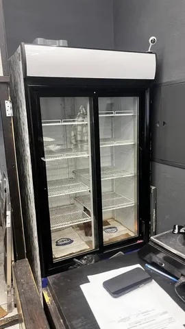 Холодильная витрина двухдверная - Рюкзаки в Москва