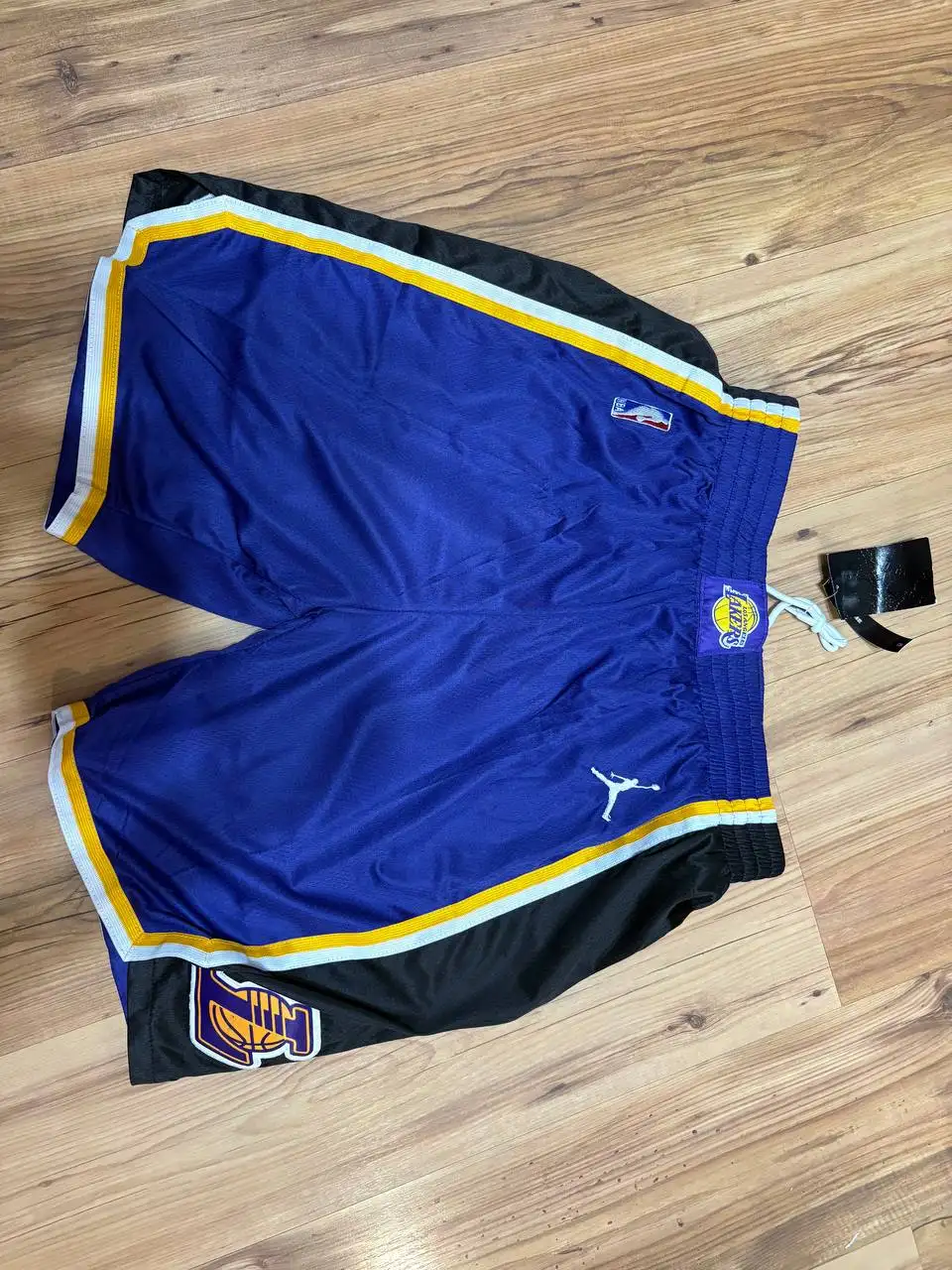 Продам новые баскетбольные шорты 54 размера - Спортивная одежда (Одежда) в Москва