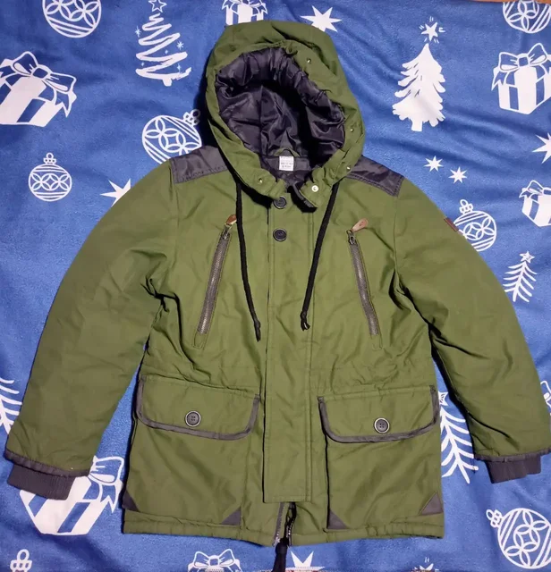 Меняю детскую куртку на конфеты Raffaello - Школьные товары в Москва