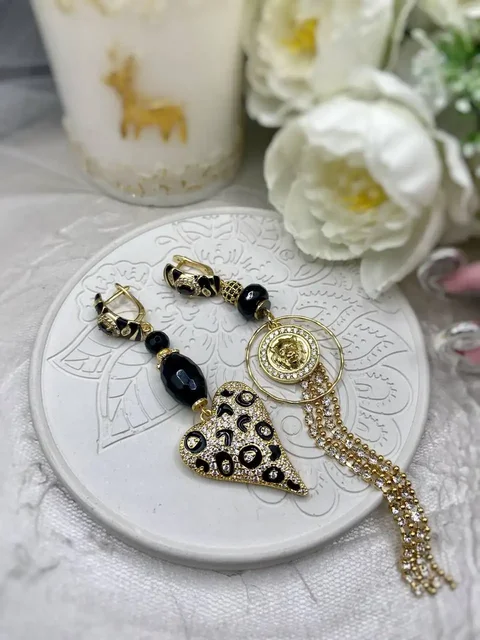 Асимметричные серьги с натуральным агатом и цирконами - Подарочные наборы в Москва