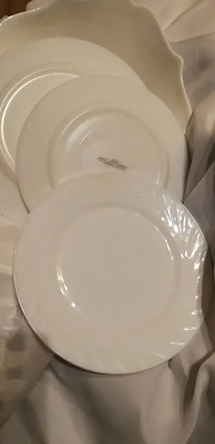 Белая посуда 10 тарелок и салатник - Подарочные наборы в Москва