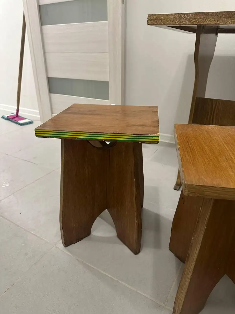 Стол и 3 табуретки - Мебель (Барахолка) в Москва