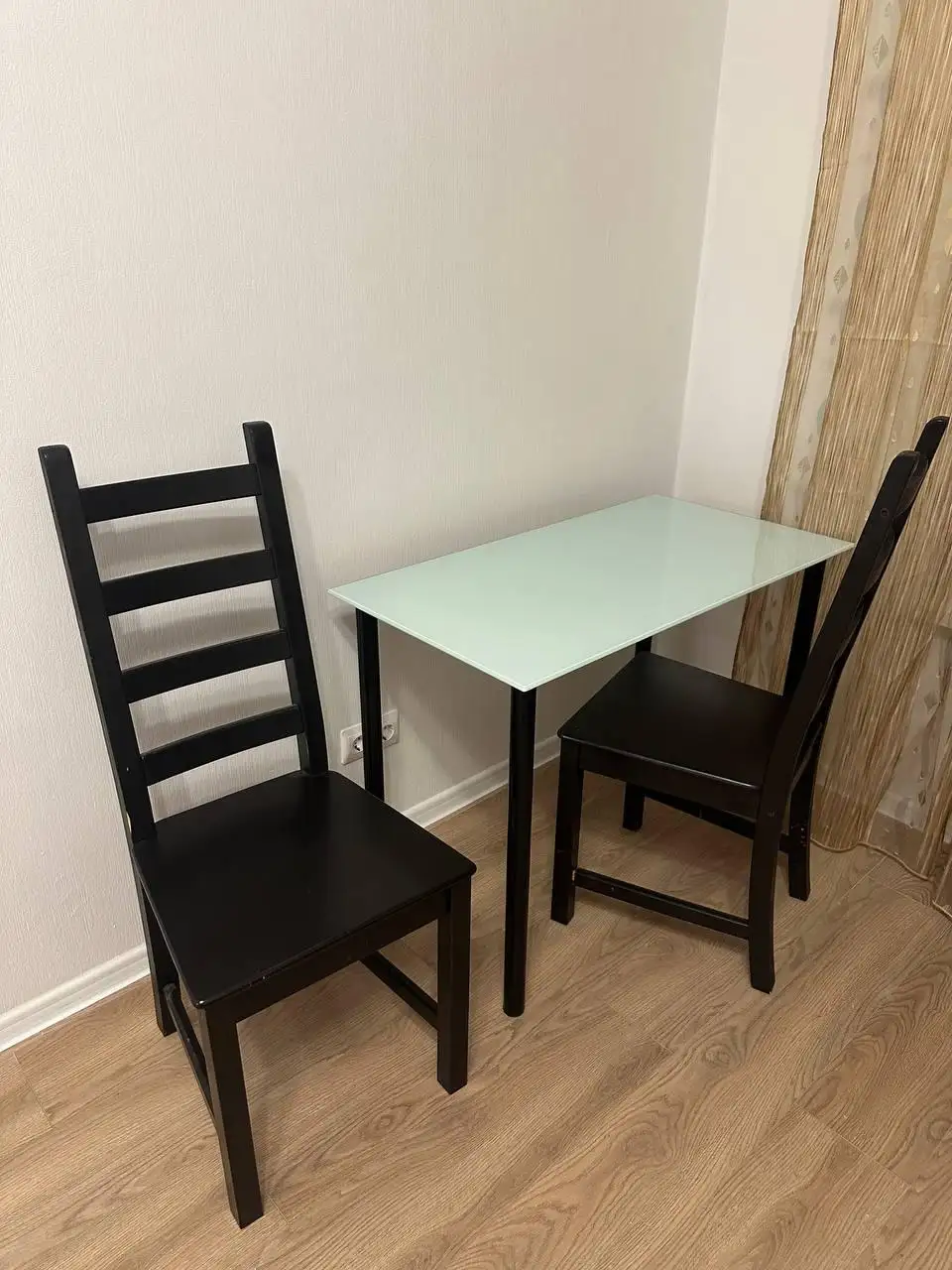 Стол и 2 стула в отличном состоянии - Барахолка в Москва