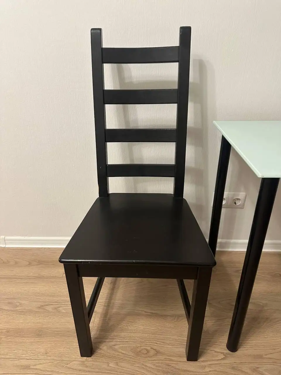 Стол и 2 стула в отличном состоянии - Барахолка в Москва