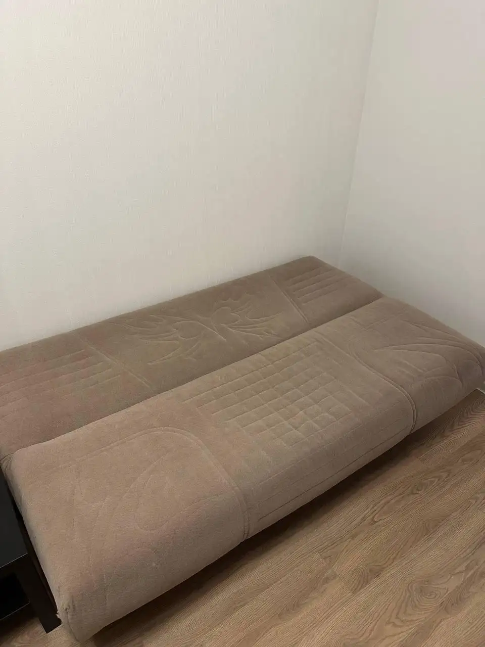 Диван раскладывающийся в отличном состоянии - Мебель (Барахолка) в Москва