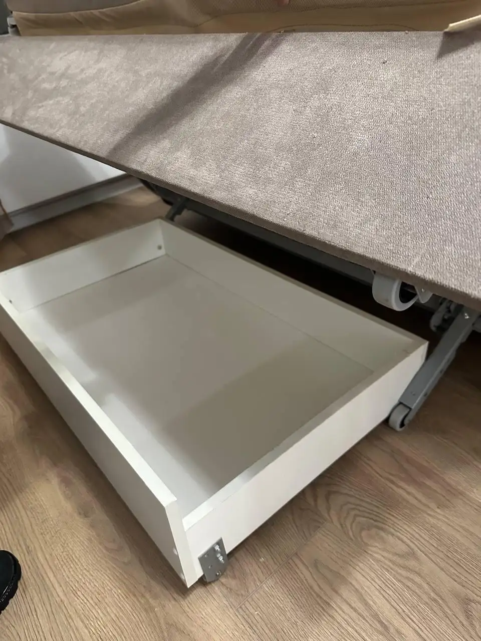 Диван раскладывающийся в отличном состоянии - Барахолка в Москва