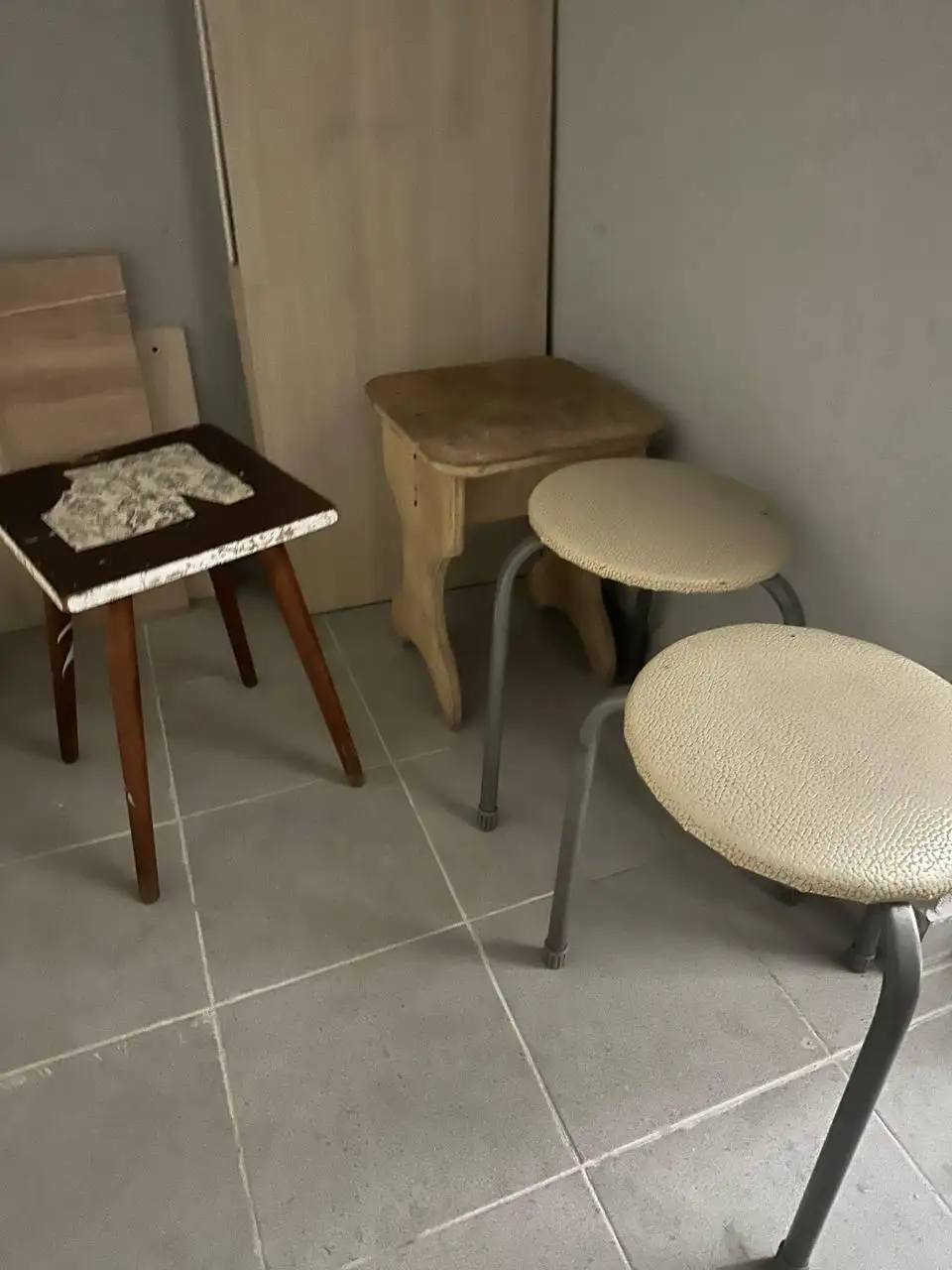 Табуретки 3 шт в хорошем состоянии - Мебель (Барахолка) в Москва