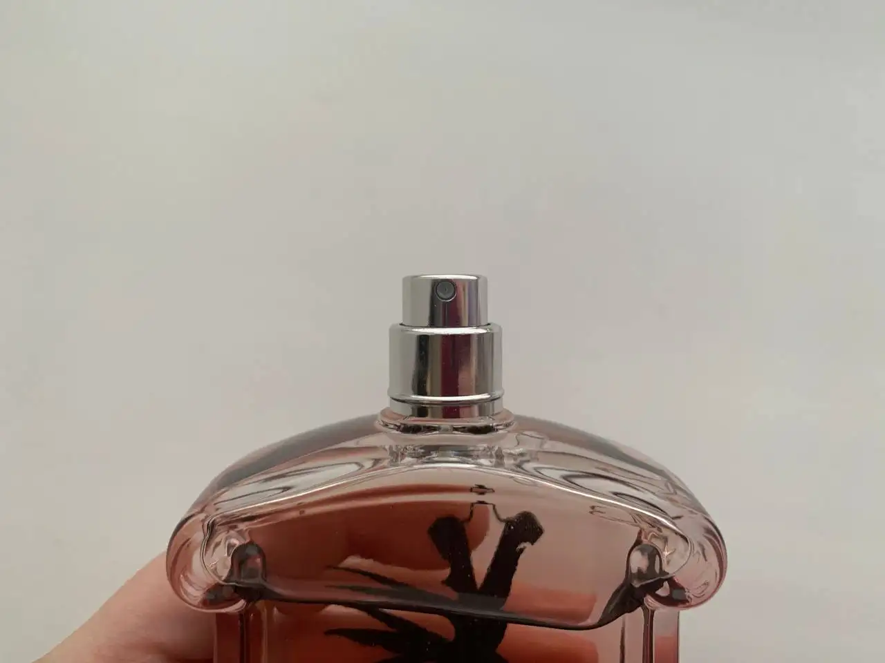 Парфюм Guerlain La Petite Robe Noire 100 мл - Парфюмерия (Барахолка) в Москва