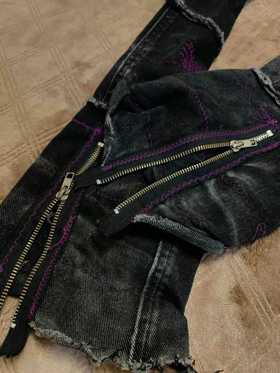 Джинсы EMANUEL DRUGON и худи OneTwo в Москве - Одежда (Барахолка) в Москва