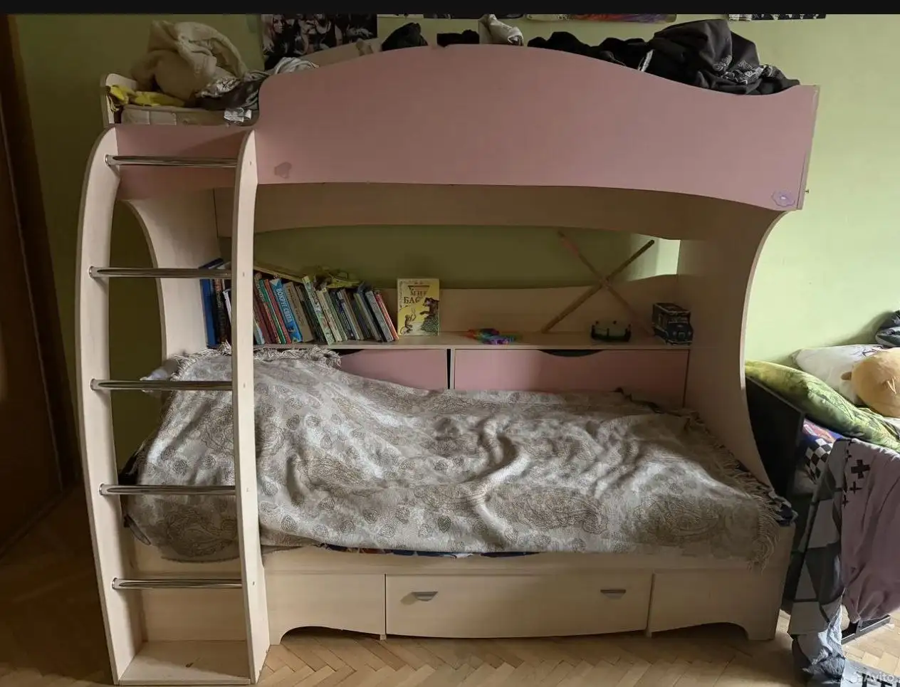 Двухярусная кровать с матрасами - Барахолка в Москва