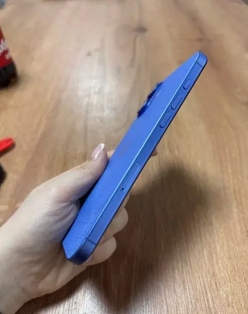 Айфон 16 плюс с дефектами - Смартфоны в Москва