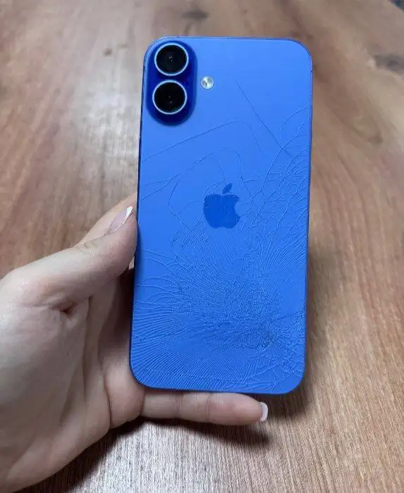 Айфон 16 плюс с дефектами - Смартфоны (Электроника) в Москва