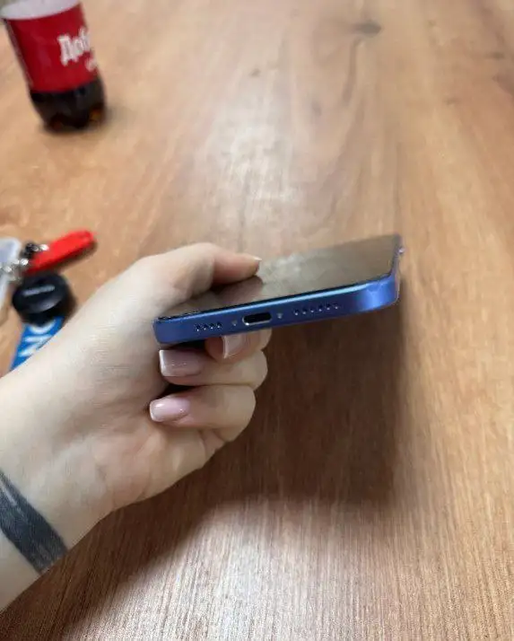 Айфон 16 плюс с дефектами - Смартфоны (Электроника) в Москва