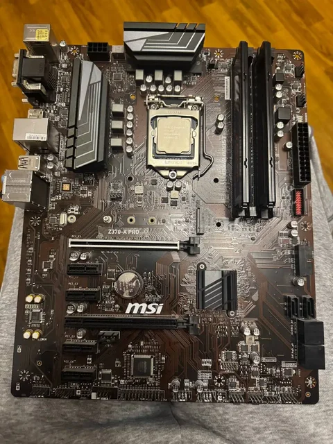 Комплект процессора i5 9400f с материнской платой MSI 370z и оперативной памятью - Смартфоны и телефоны в Москва