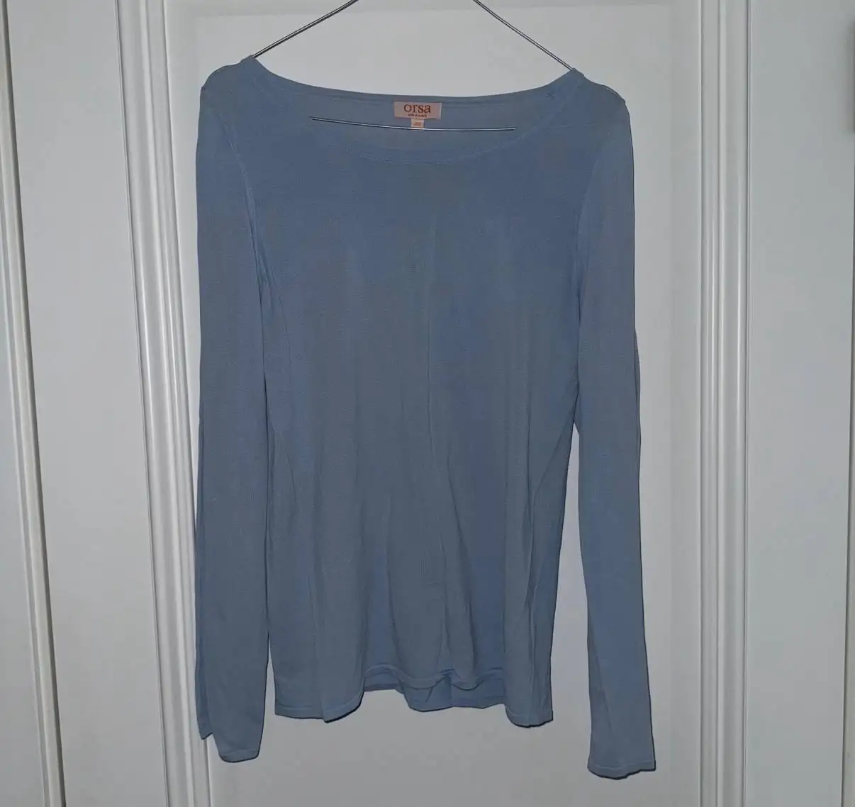 Продажа кофт и топов с длинным рукавом разных цветов и размеров - Верхняя одежда (Одежда) в Москва