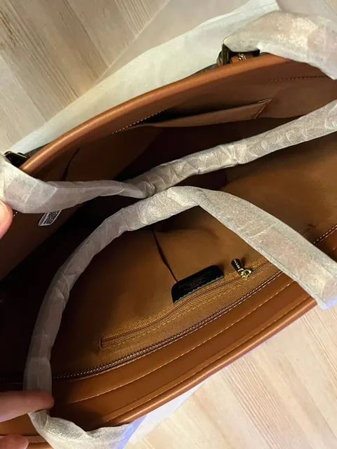 Продам шопер Michael Kors новая - Контейнеры в Москва