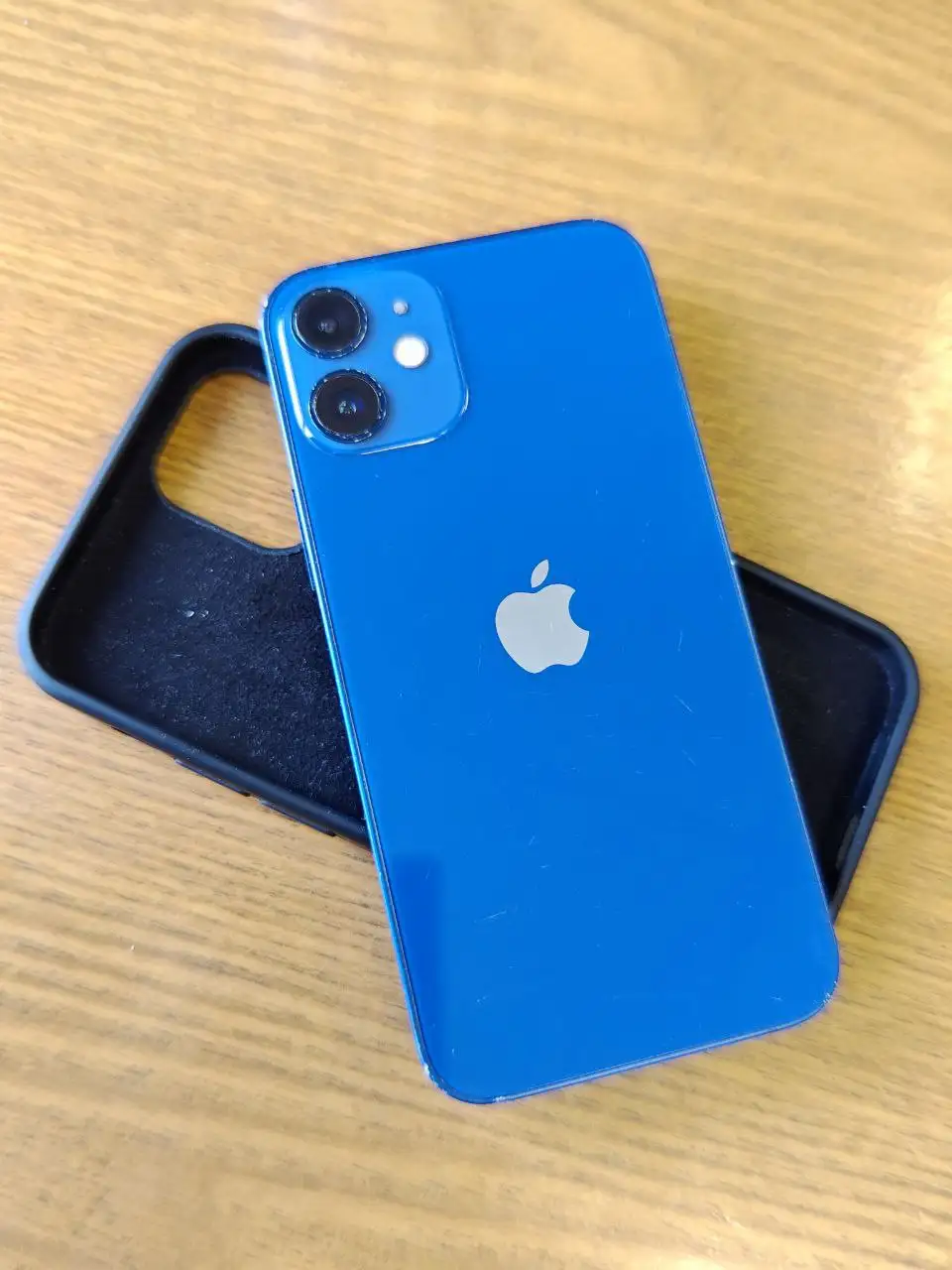 IPhone 12 mini 64gb с повреждениями - Смартфоны (Электроника) в Москва