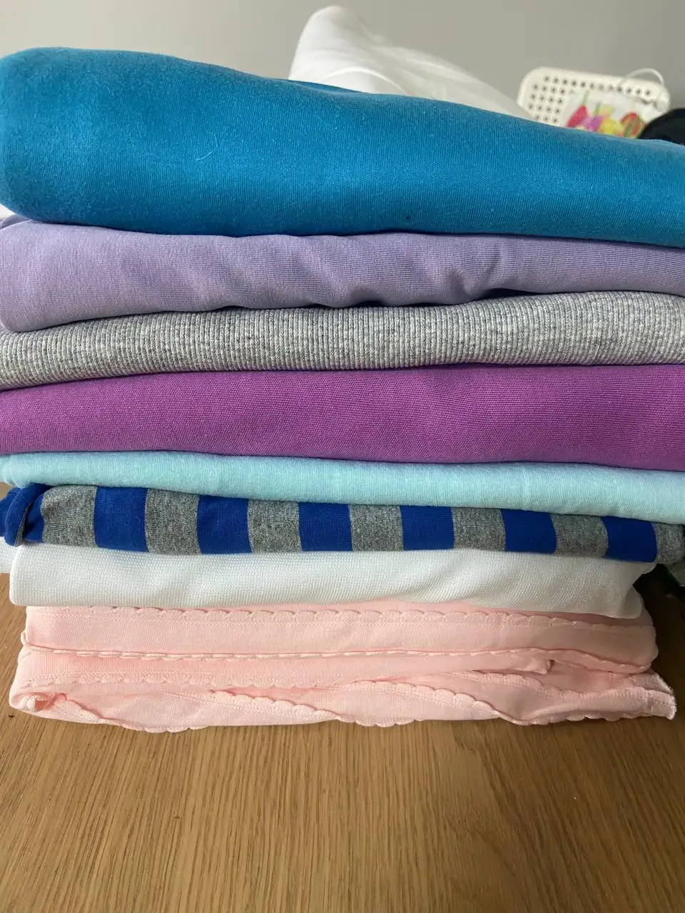 Отдам бесплатно много отрезов ткани - Ткани (Барахолка) в Москва