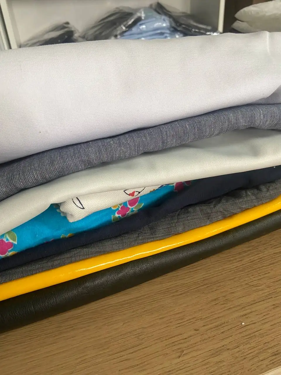 Отдам бесплатно много отрезов ткани - Ткани (Барахолка) в Москва