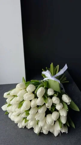 Свежие цветы к 8 марта - Коллекционные предметы в Москва