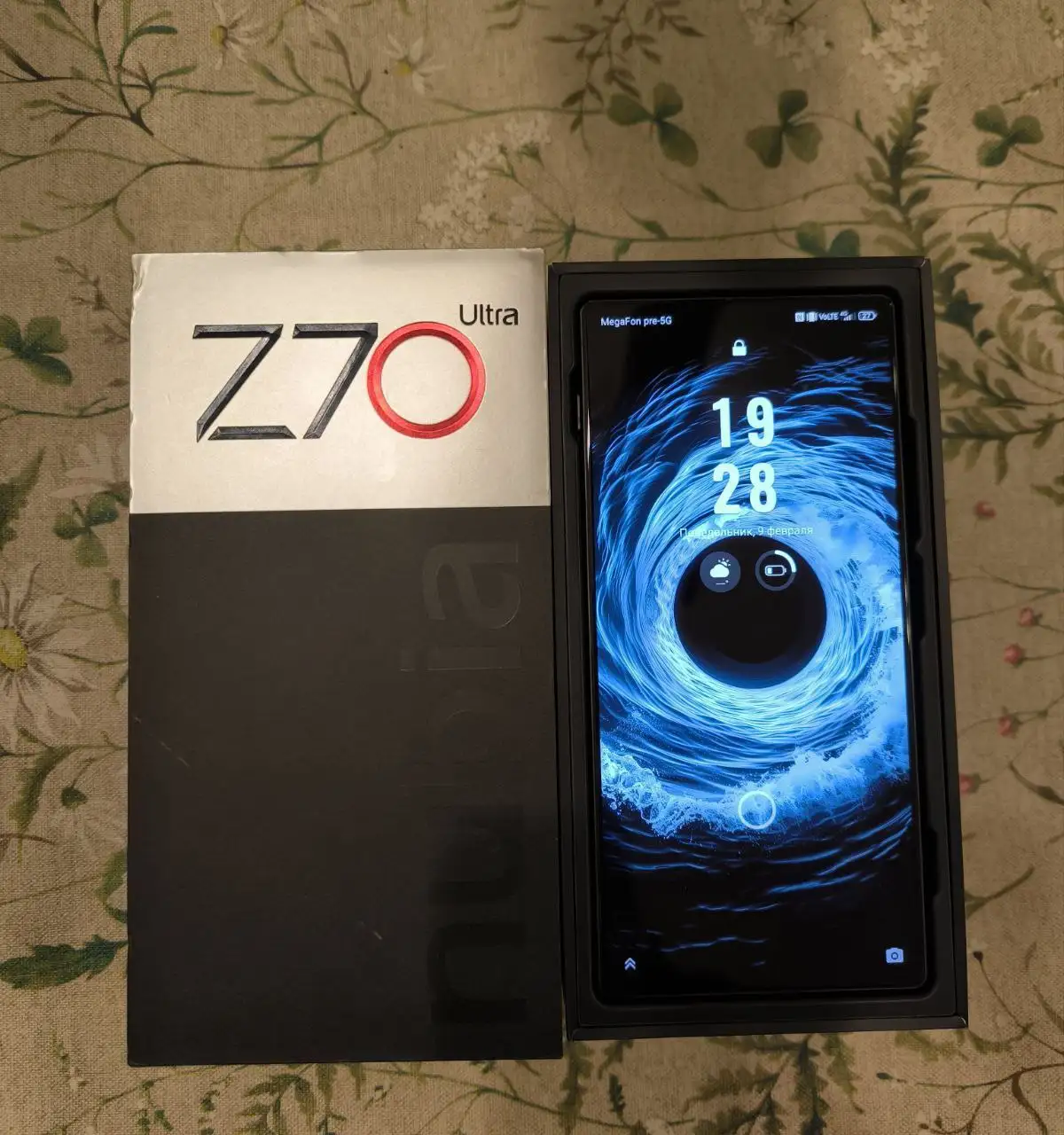 Продажа смартфонов и ноутбука в Москве - Смартфоны и планшеты (Электроника) в Москва