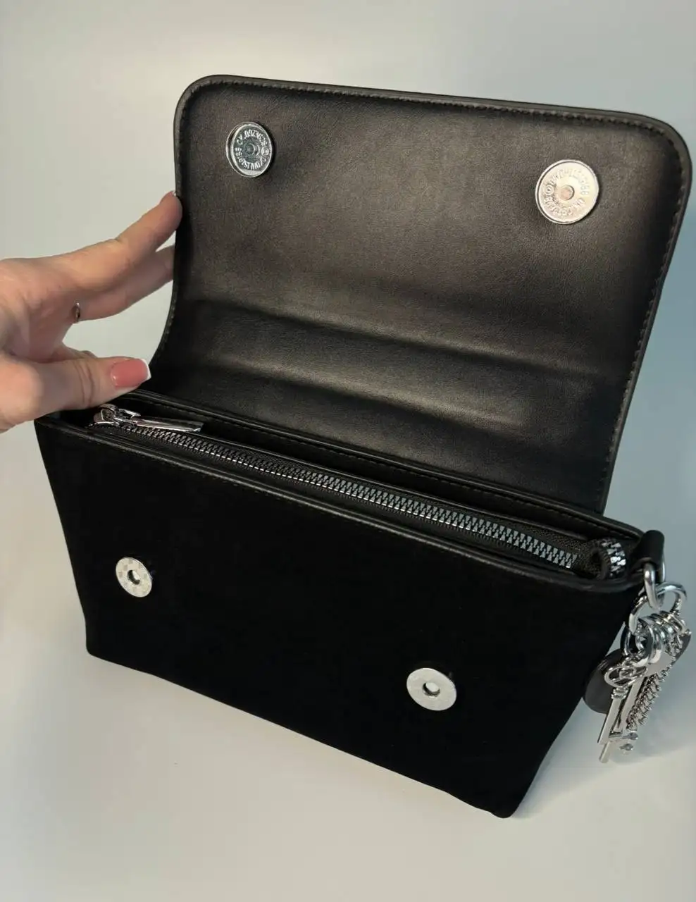 Продам новую сумку из эко замши - Сумки (Одежда) в Москва